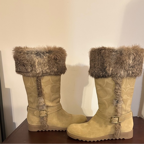 NWOT Coach Rabbit Deeann Size 8B Winter Boots - Picture 2 of 3